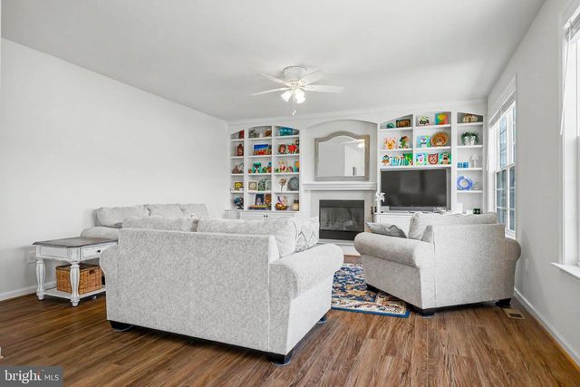 170 CHESTERFIELD DR, Falling Waters, WV 25419