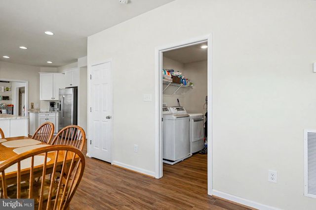 170 CHESTERFIELD DR, Falling Waters, WV 25419