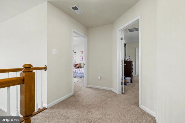 170 CHESTERFIELD DR, Falling Waters, WV 25419
