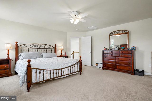 170 CHESTERFIELD DR, Falling Waters, WV 25419
