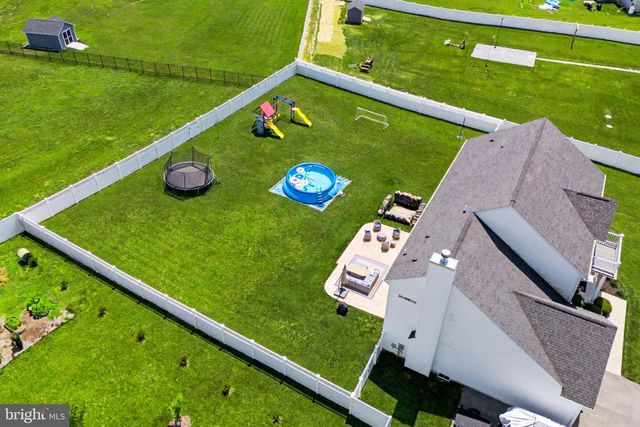170 CHESTERFIELD DR, Falling Waters, WV 25419