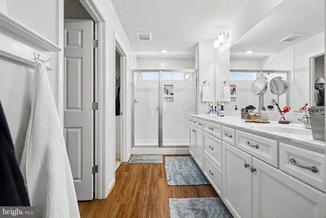170 CHESTERFIELD DR, Falling Waters, WV 25419