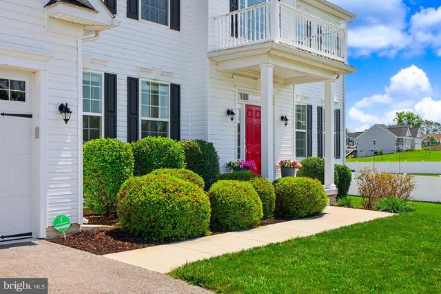 170 CHESTERFIELD DR, Falling Waters, WV 25419
