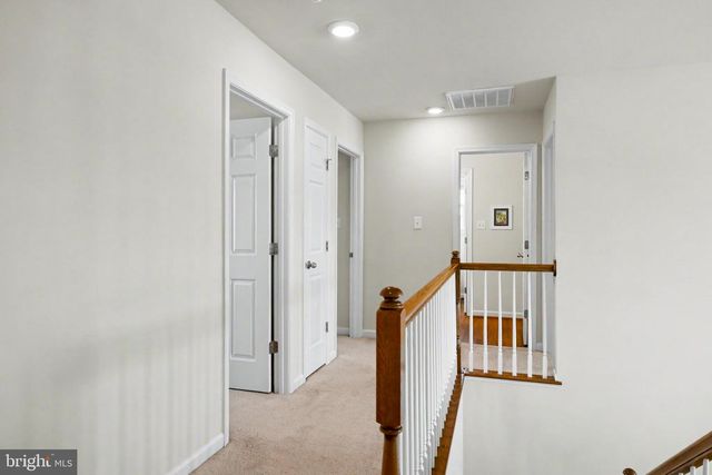 170 CHESTERFIELD DR, Falling Waters, WV 25419