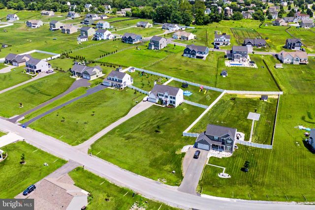 170 CHESTERFIELD DR, Falling Waters, WV 25419