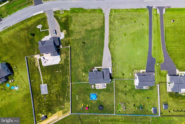 170 CHESTERFIELD DR, Falling Waters, WV 25419