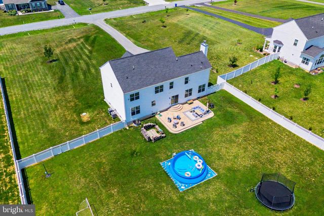 170 CHESTERFIELD DR, Falling Waters, WV 25419