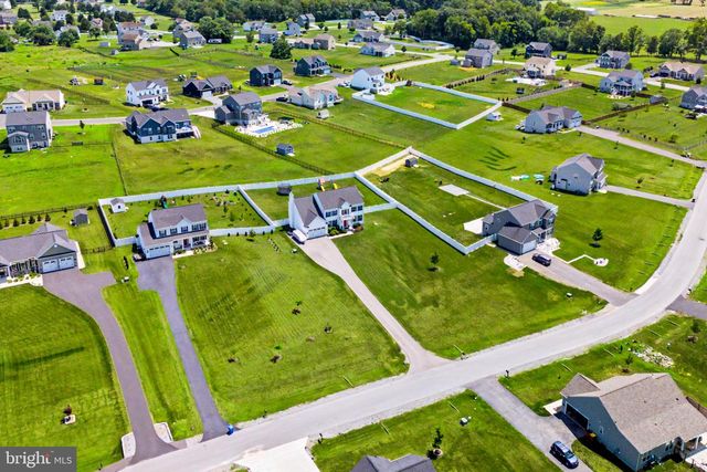 170 CHESTERFIELD DR, Falling Waters, WV 25419