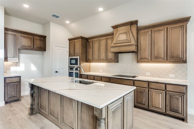 725 Seahawk Street, Joshua, TX 76058