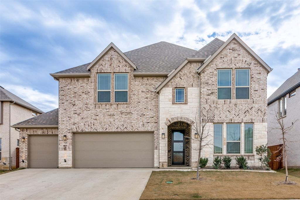 725 Seahawk Street, Joshua, TX 76058