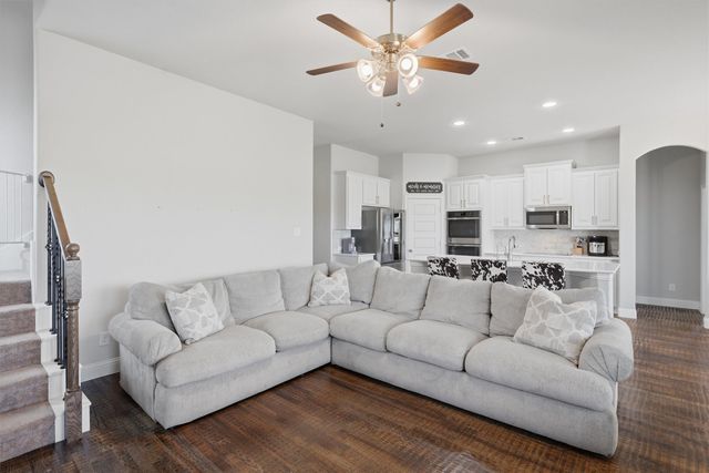 704 Cactus Creek Court, Godley, TX 76044