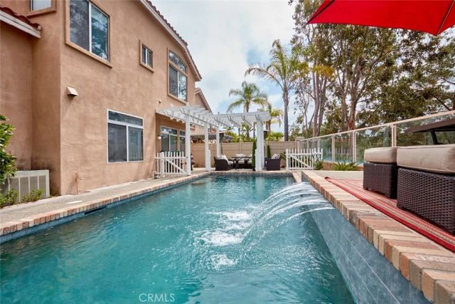 8 Via Anadeja, Rancho Santa Margarita, CA 92688