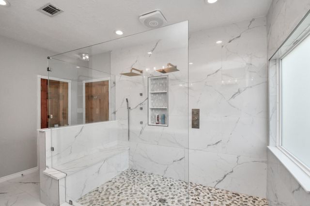 220 Cherokee Circle, Wallisville, TX 77597