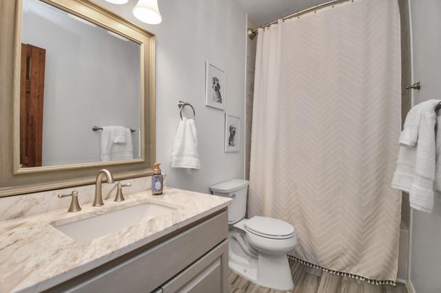 220 Cherokee Circle, Wallisville, TX 77597