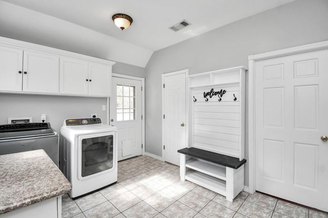 220 Cherokee Circle, Wallisville, TX 77597