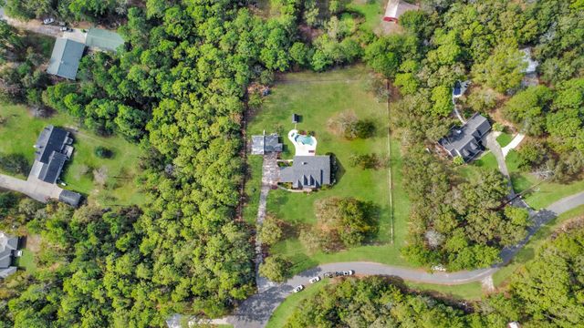 220 Cherokee Circle, Wallisville, TX 77597