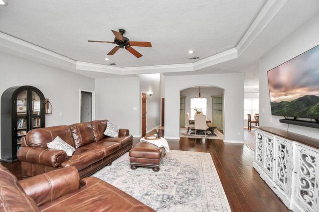 220 Cherokee Circle, Wallisville, TX 77597