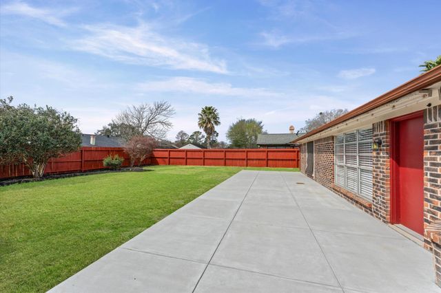 12123 Plumpoint Drive, Houston, TX 77099