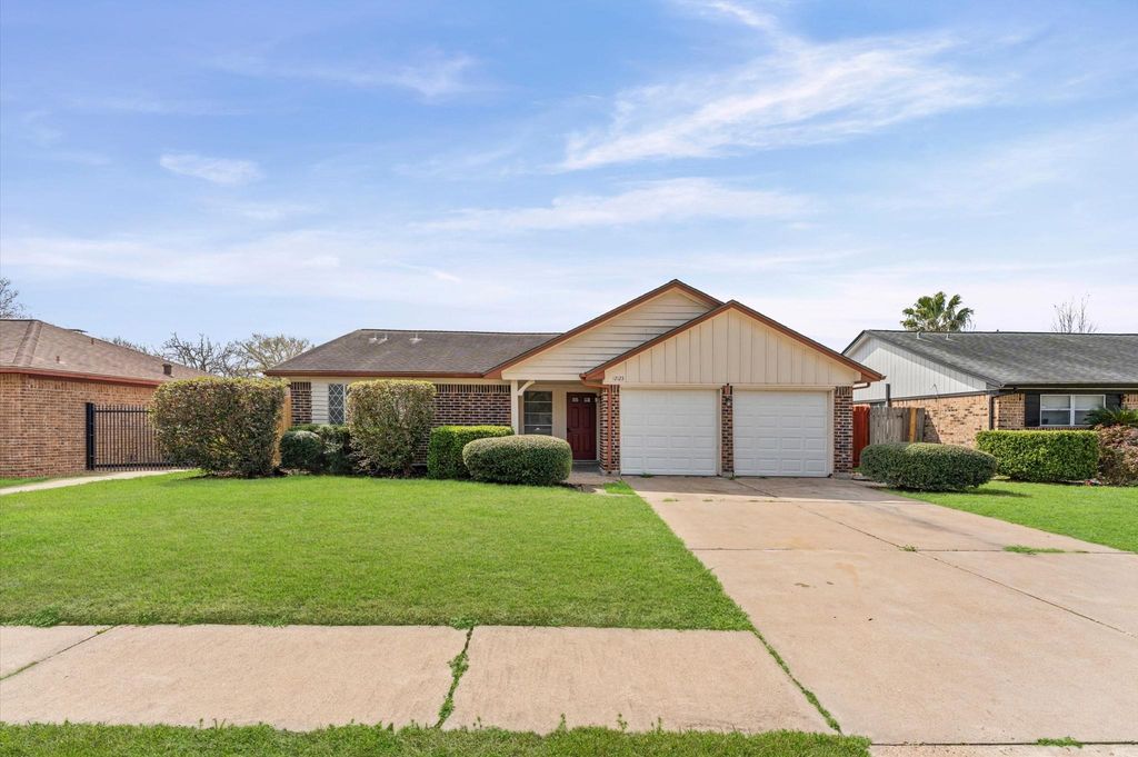 12123 Plumpoint Drive, Houston, TX 77099