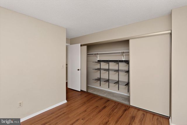 1502 SUMMERCHASE CT, Reston, VA 20194