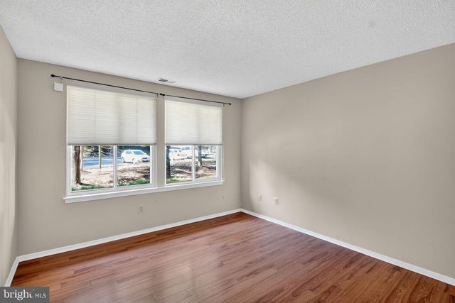 1502 SUMMERCHASE CT, Reston, VA 20194