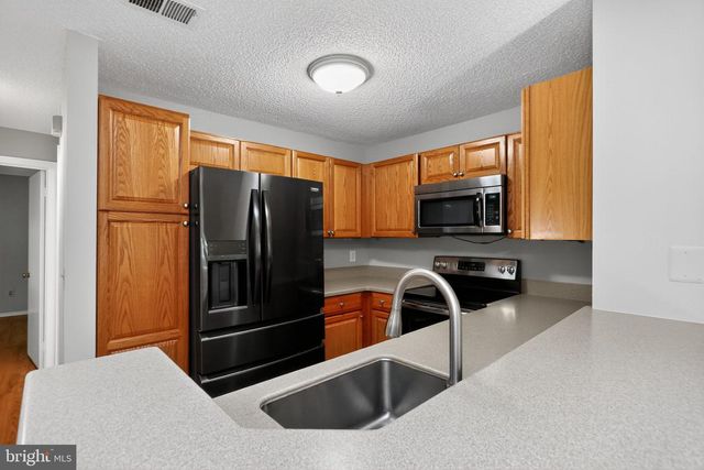 1502 SUMMERCHASE CT, Reston, VA 20194