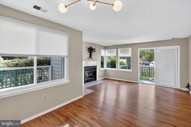 1502 SUMMERCHASE CT, Reston, VA 20194