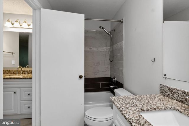 1502 SUMMERCHASE CT, Reston, VA 20194