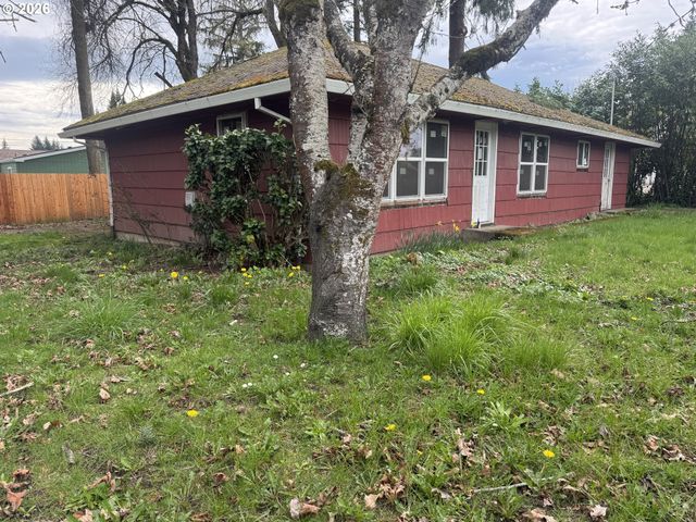 211 SHERMAN St, Amity, OR 97101