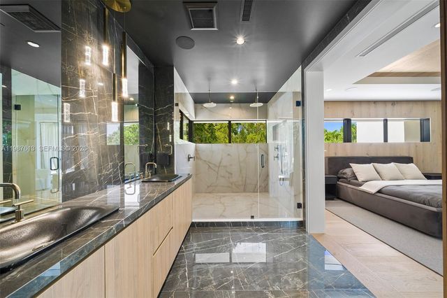 4041 S Le Jeune Rd, Miami, FL 33146