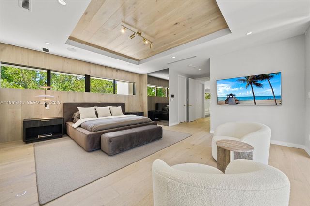 4041 S Le Jeune Rd, Miami, FL 33146