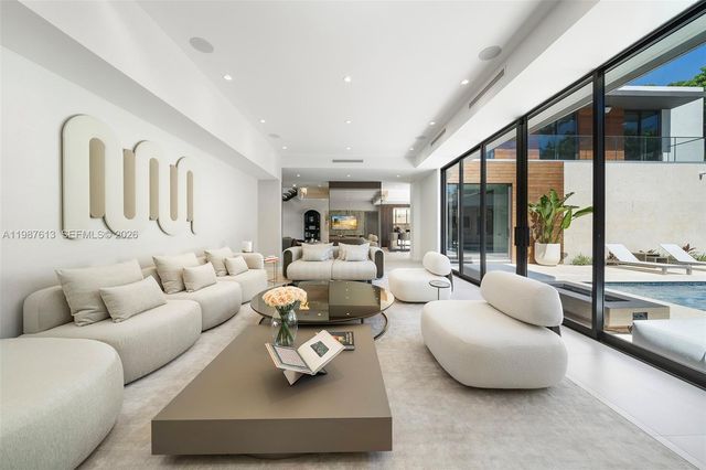 4041 S Le Jeune Rd, Miami, FL 33146