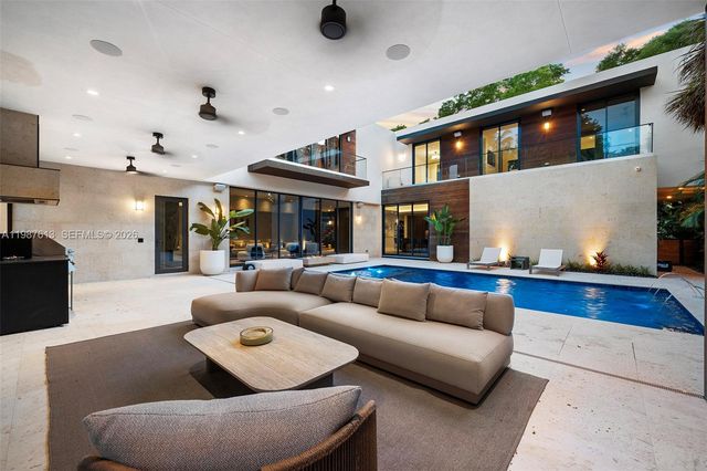 4041 S Le Jeune Rd, Miami, FL 33146