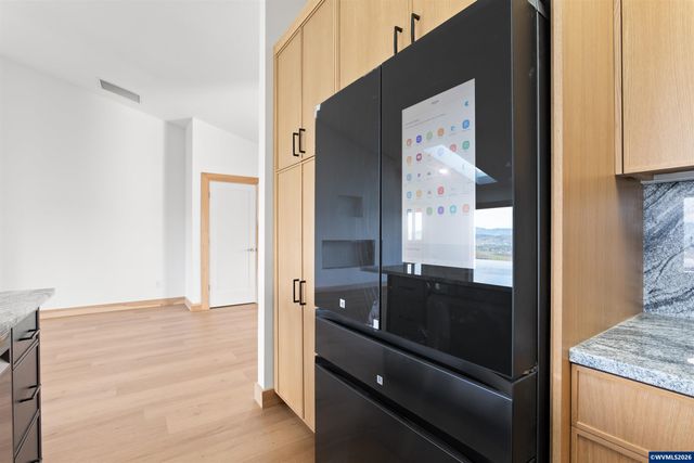 383 Ridgecrest Dr, Roseburg, OR 97471