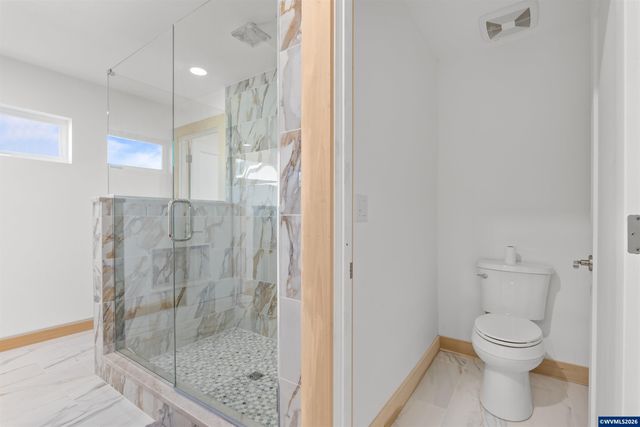 383 Ridgecrest Dr, Roseburg, OR 97471