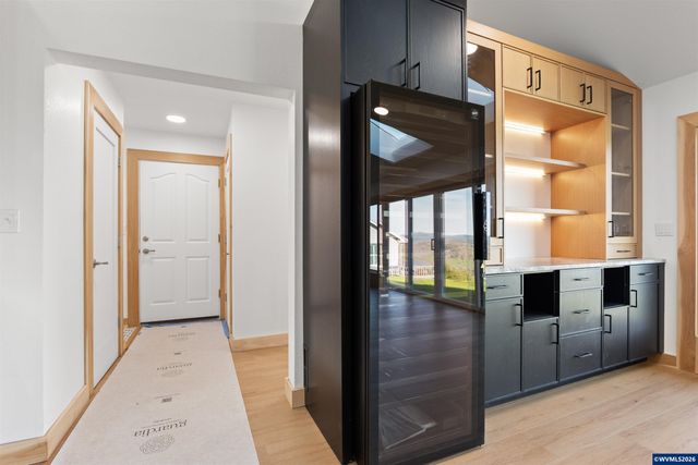 383 Ridgecrest Dr, Roseburg, OR 97471