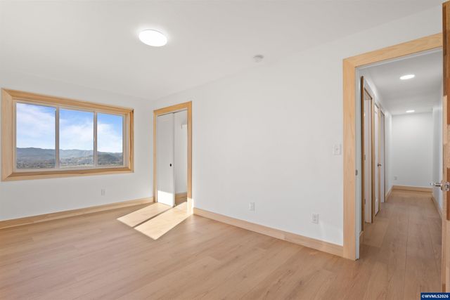 383 Ridgecrest Dr, Roseburg, OR 97471