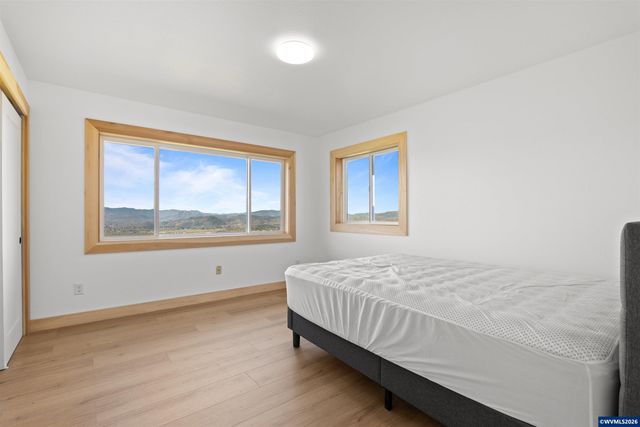 383 Ridgecrest Dr, Roseburg, OR 97471