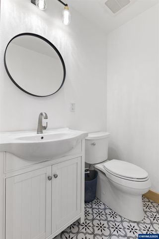 383 Ridgecrest Dr, Roseburg, OR 97471