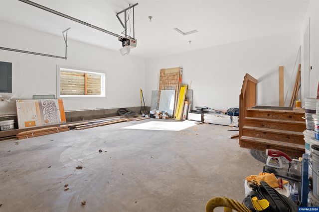 383 Ridgecrest Dr, Roseburg, OR 97471