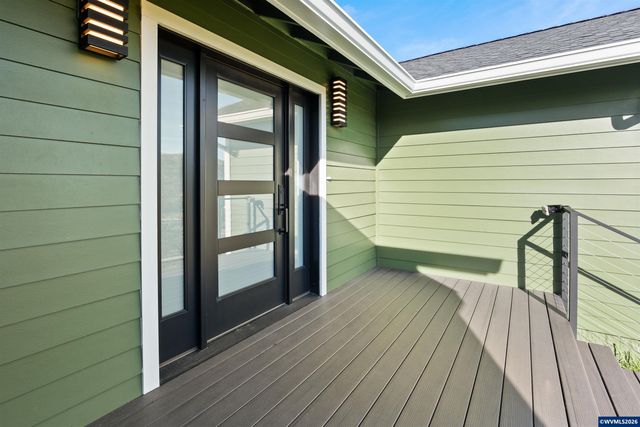 383 Ridgecrest Dr, Roseburg, OR 97471