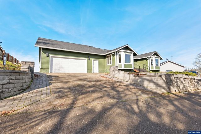 383 Ridgecrest Dr, Roseburg, OR 97471
