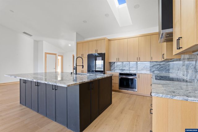 383 Ridgecrest Dr, Roseburg, OR 97471