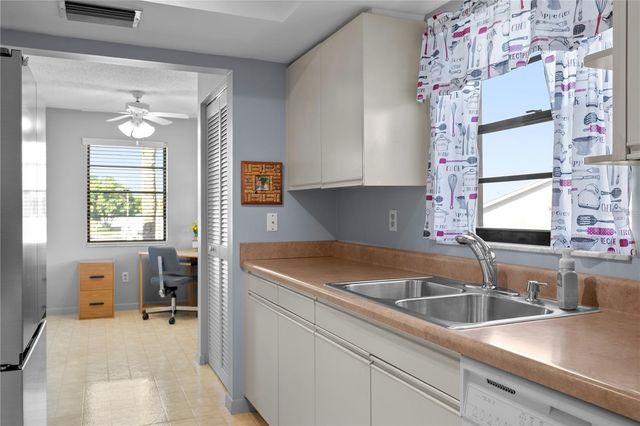 1601 43RD STREET N 220, St Petersburg, FL 33713