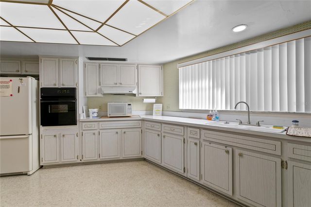 1601 43RD STREET N 220, St Petersburg, FL 33713