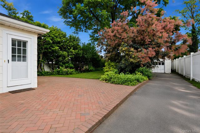 180 Primrose Road, Williston Park, NY 11596