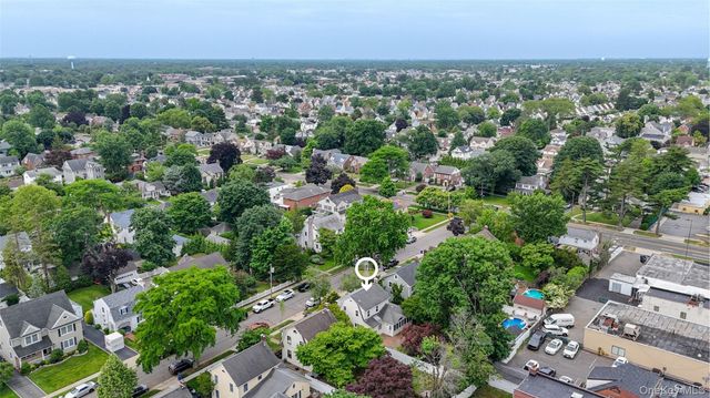 180 Primrose Road, Williston Park, NY 11596