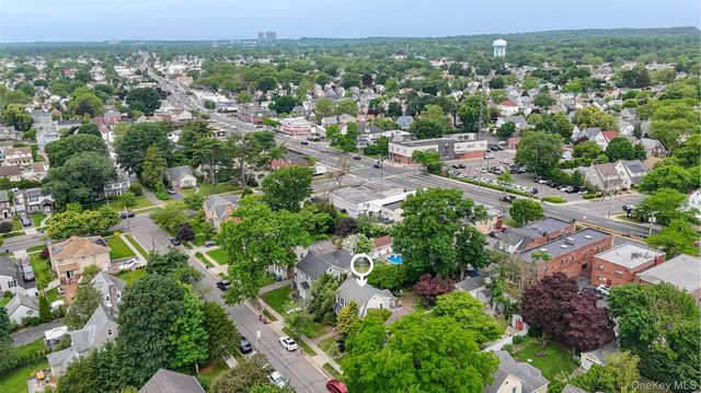 180 Primrose Road, Williston Park, NY 11596
