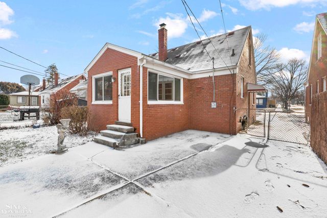 19265 Tyrone Street, Harper Woods, MI 48225