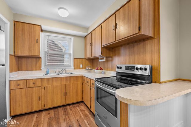 19265 Tyrone Street, Harper Woods, MI 48225